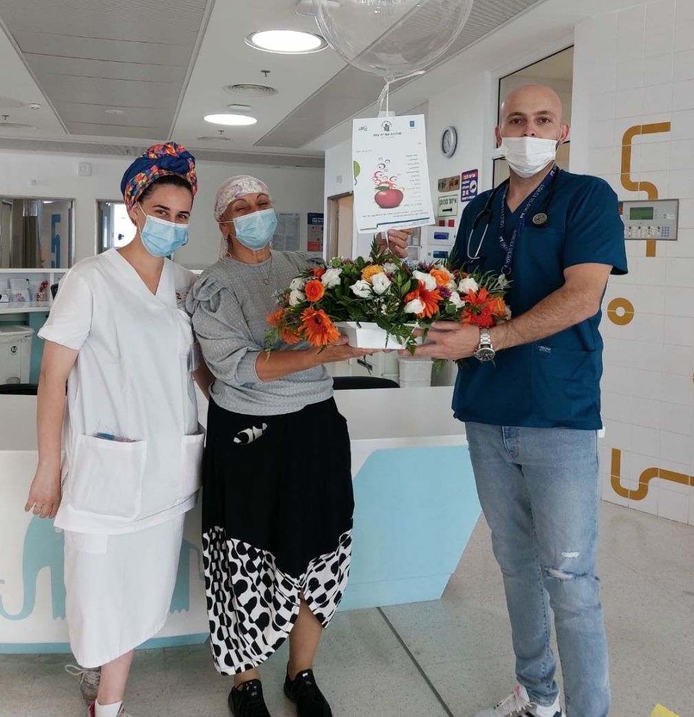 אולפנה אמית בצפת תרמה את פרחים ובלונים מטקס חניכת קמפוס האולפנה למחלקת הילדים במרכז הרפואי זיו