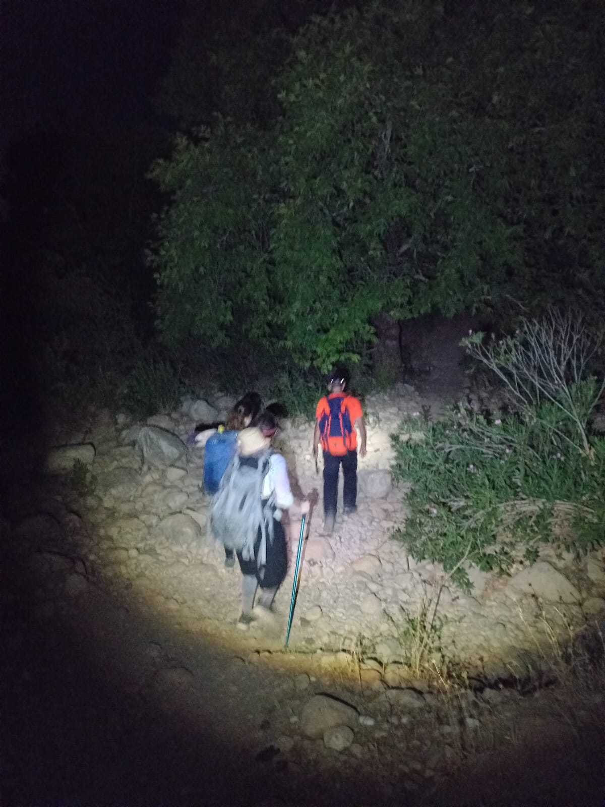 יחידת חילוץ “גליל כרמל” חילצו הלילה שלוש נשים מצפת שנקלעו לחשכה בנחל עמוד