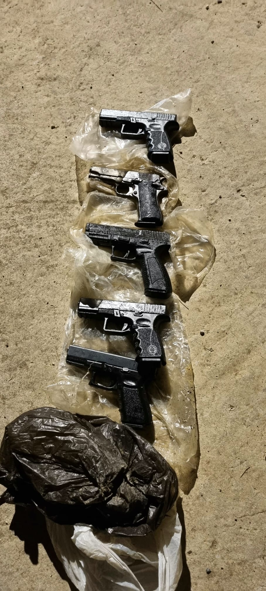 יג”ל משטרת מחוז הצפון וצה”ל עצרו שלושה סוחרי נשק שברשותם חמישה אקדחים